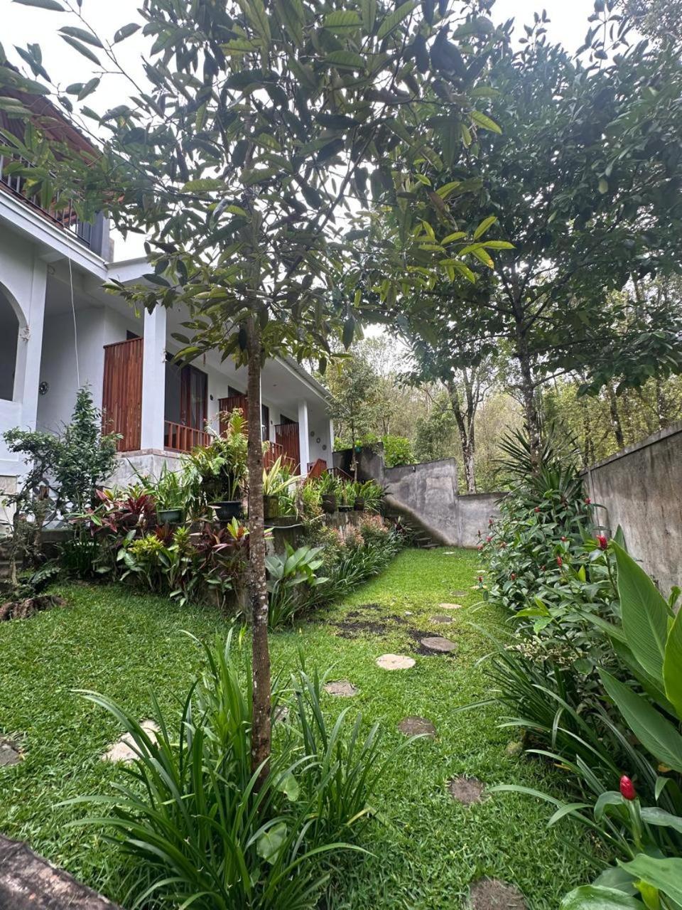 Apartamento Umah Yugadi Bali Munduk Habitación foto